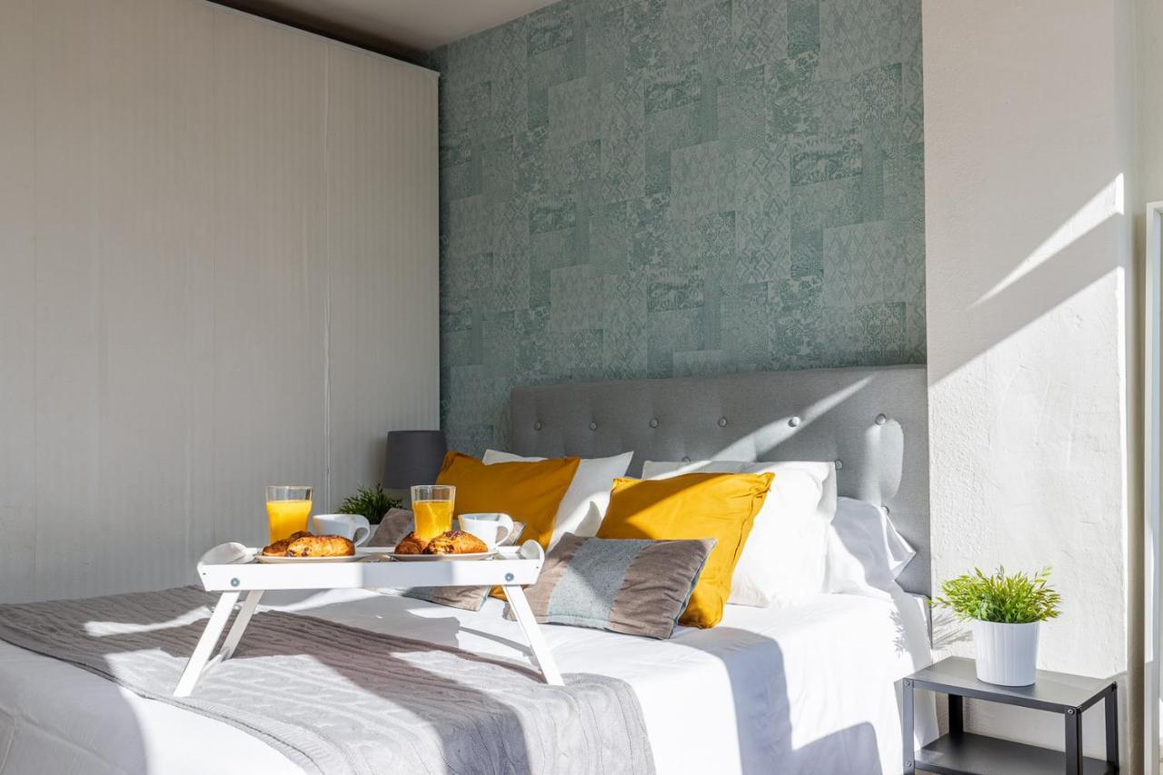 Апартаменты Living4Malaga Beach Экстерьер фото