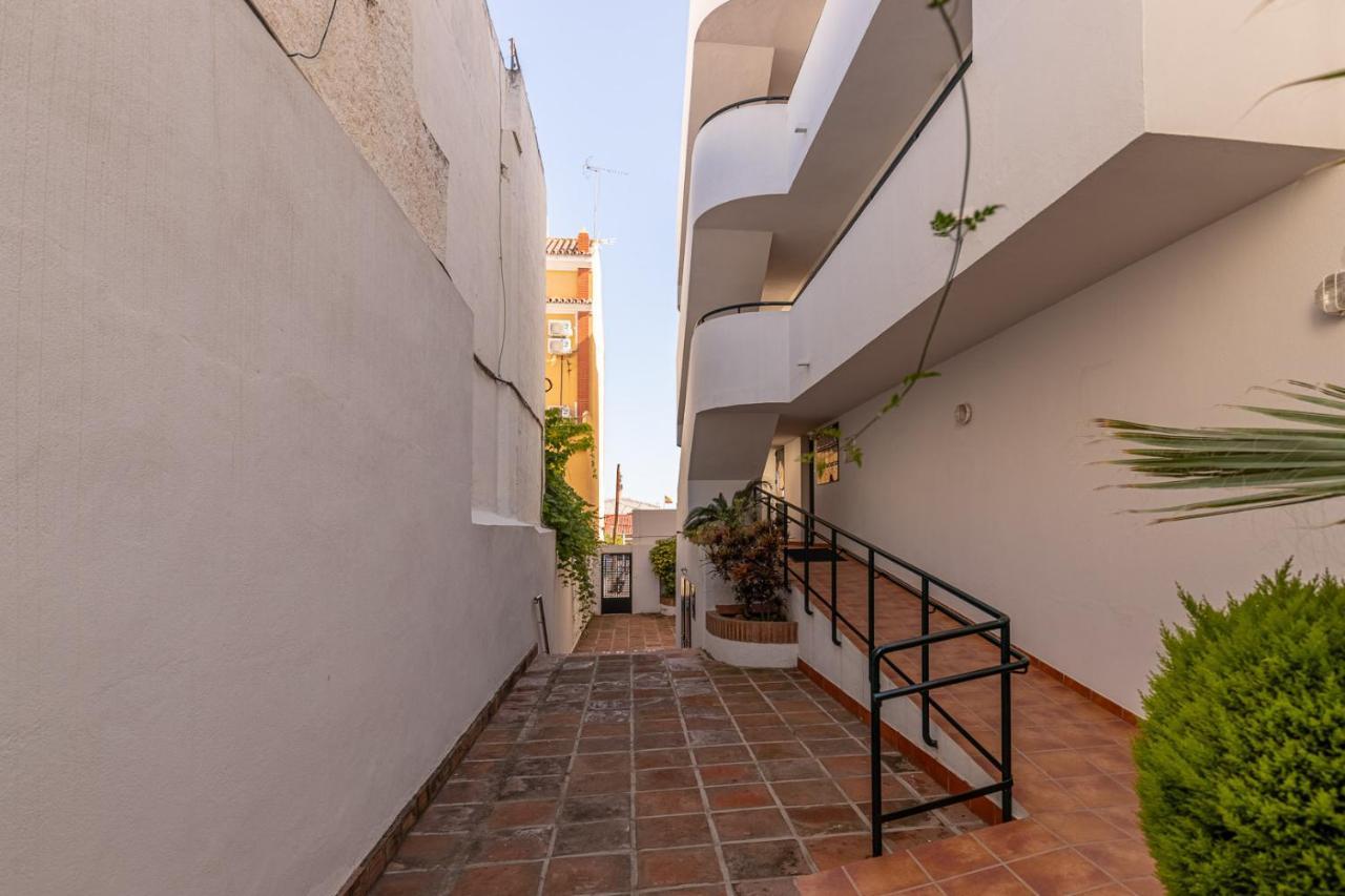 Апартаменты Living4Malaga Beach Экстерьер фото