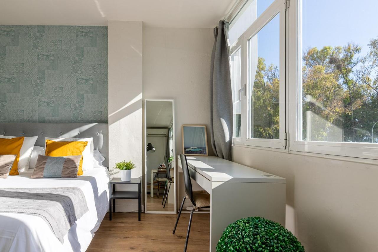 Апартаменты Living4Malaga Beach Экстерьер фото